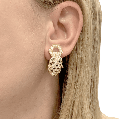 Boucles d'oreilles Clips d'oreilles O.J. PERRIN, or jaune, diamants, saphirs et émeraudes. 58 Facettes 34527