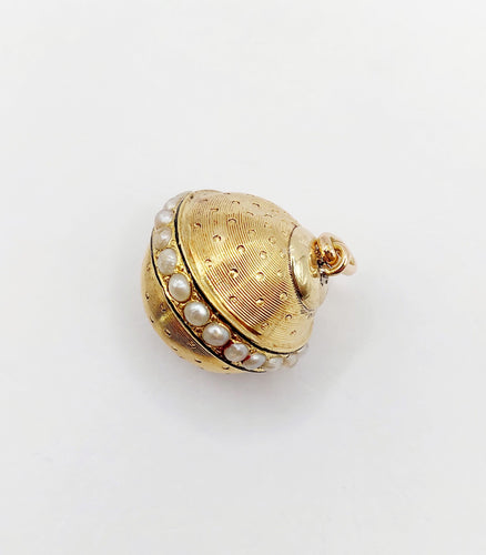 Pendentif Pendentif victorien or jaune sphère, perles et émail noir 58 Facettes A05589