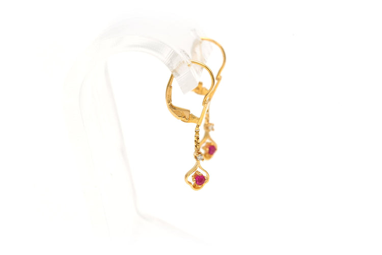 Boucles d'oreilles Boucles d'oreilles Années 70 en or jaune serties de rubis et de diamants 58 Facettes B590