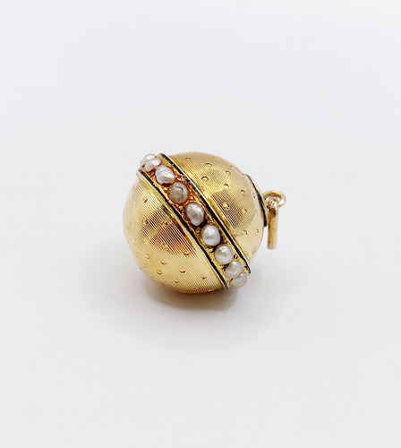 Pendentif Pendentif victorien or jaune sphère, perles et émail noir 58 Facettes A05590