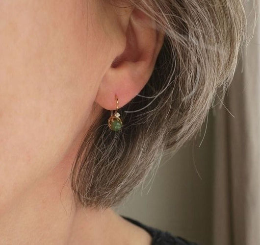 Boucles d'oreilles Boucles d’oreilles dormeuses en or jaune, platine et jade néphrite 58 Facettes
