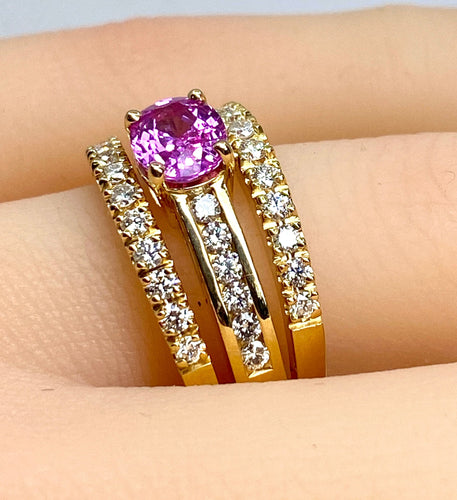 Bague 53 Bague jonc bandeau or jaune, saphir rose, diamants. 58 Facettes AB631