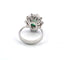 Bague 52 Bague en or blanc avec émeraude centrale et diamants 58 Facettes