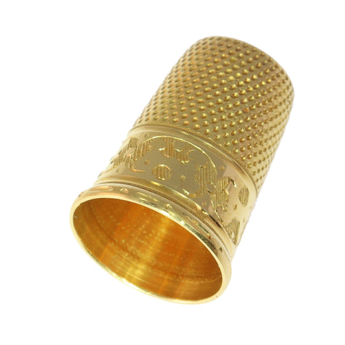 Ylelliset pisteet: ranskalainen kultainen ompelusetti viktoriaaniselta ajalta 