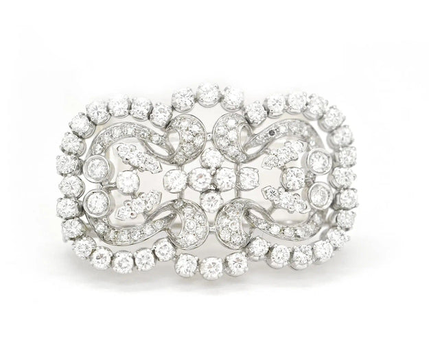 Broche Broche en or blanc sertie de diamants d'une valeur de 4,90 carats 58 Facettes 14694