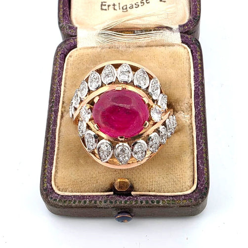 Anello in oro giallo con rubino cabochon e diamanti 58 Facettes