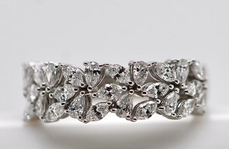 Bague Bague en or blanc avec diamants de 1.010 carats 58 Facettes