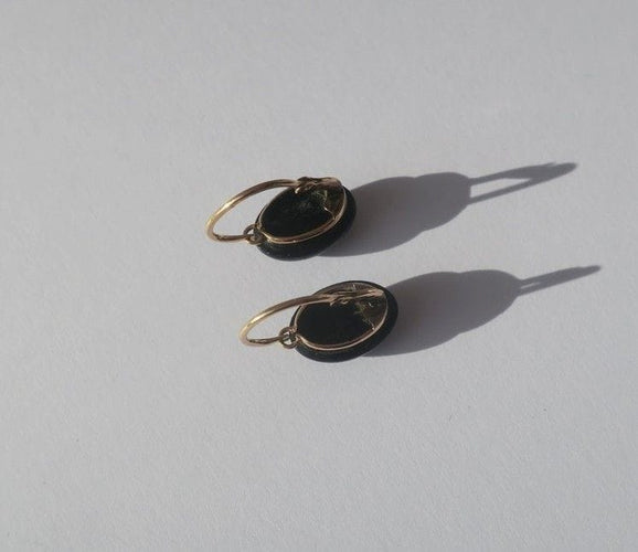 Boucles d'oreilles Boucles d’oreilles dormeuses anciennes en or rose 18 carats et jais noir 58 Facettes
