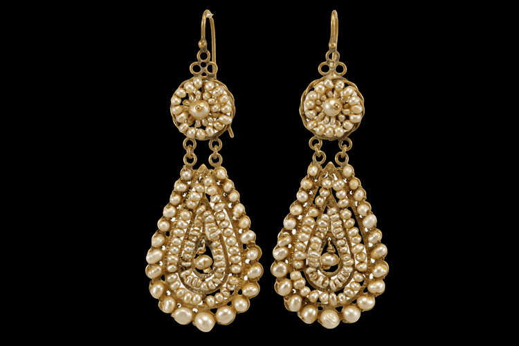 Boucles d'oreilles Boucles d'oreilles anciennes en perles et or jaune 58 Facettes 7704