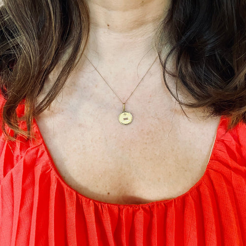 Pendentif AUGIS-Médaille d'amour ronde Plus qu'hier Moins que demain 58 Facettes LMB-280