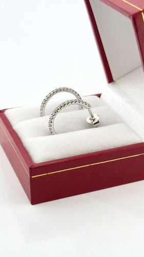 Boucles d'oreilles Créole en or blanc 18 carats et diamants 58 Facettes