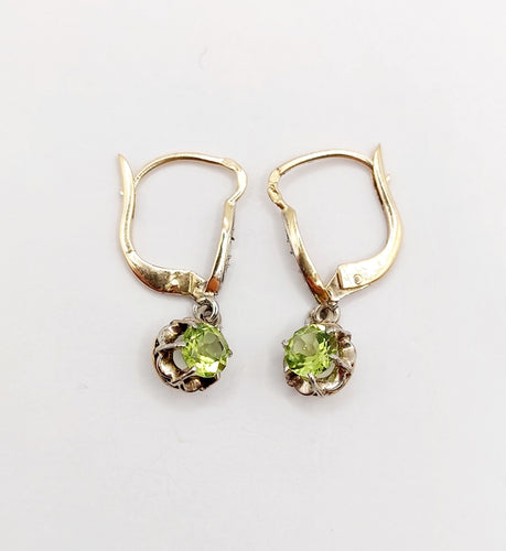 Boucles d'oreilles Dormeuses antique or jaune péridot en serti griffes 58 Facettes A05288