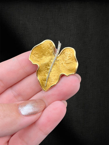 Broche Broche feuille de lierre en or jaune et diamants 58 Facettes
