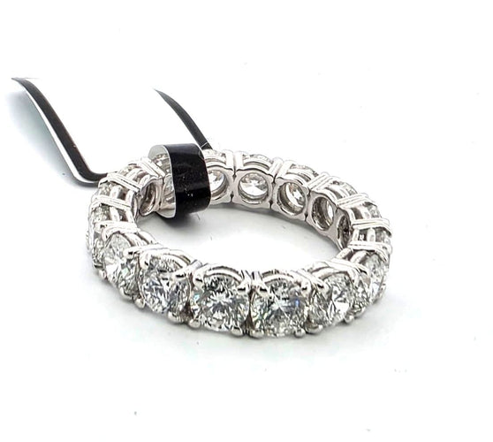 Bague 53 Magnifique bague en or blanc sertie de diamants de qualité supérieure 58 Facettes