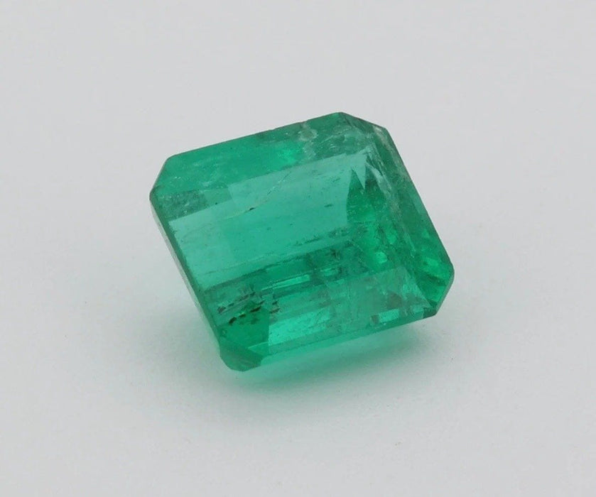 Gemstone Emeraude 0.92cts certificat ALGT 58 Facettes