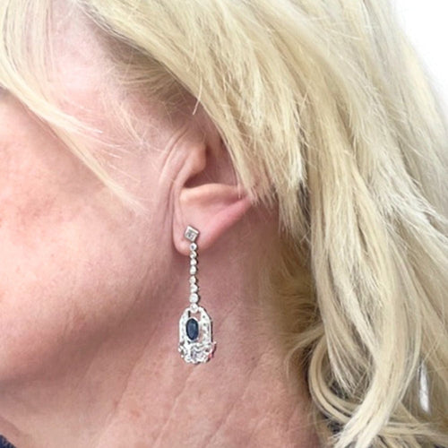 Boucles d'oreilles en platine de style art déco avec diamants et saphir 58 Facettes Q813A