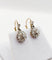 Boucles d'oreilles Dormeuses marguerite antique or 18k, platine, diamant rond et diamants taille roses (circa 1900) 58 Facettes A06360