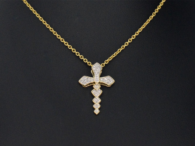 Keltainen kultariipus timanteilla