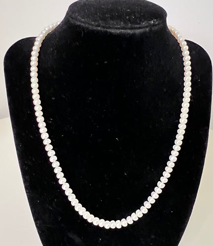 Collier Collier 107 Perles de Culture fermoir or jaune 58 Facettes