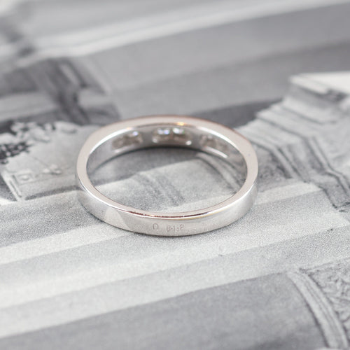 Bague Bague en or blanc avec diamants taille brillant 58 Facettes 131370C