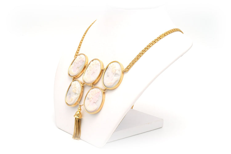 Collier Collier Napoléon III en or jaune et camée coquillage 58 Facettes 21527-2