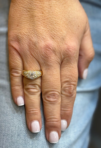 Bague 56 Bague ondulée or jaune et diamants 58 Facettes