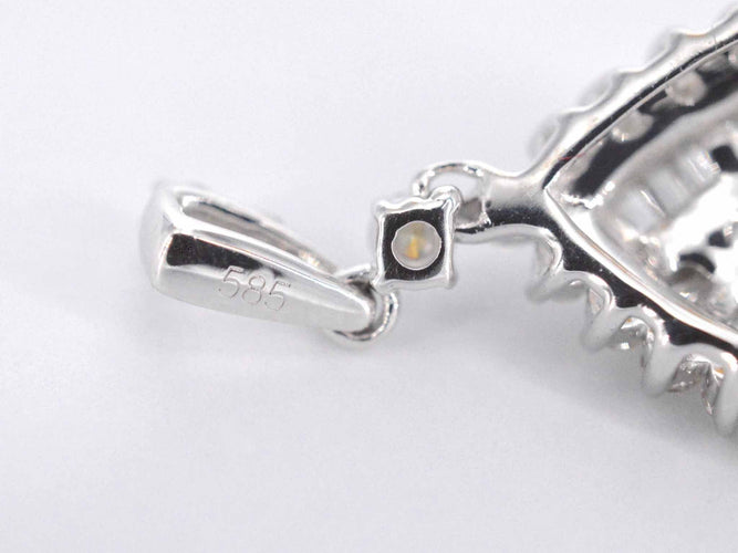 Pendentif Pendentif en forme de larme en or blanc avec diamants 58 Facettes 2056