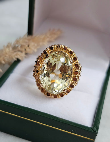 Pierścień z zielonym berylem