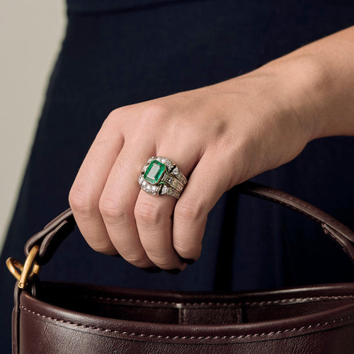 Belangrijke ring in Platina en geelgoud, diamanten en smaragd 