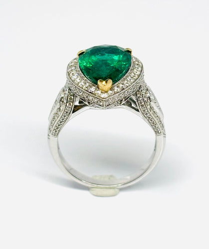Bague 53 Bague moderne en or jaune avec émeraude naturelle en forme de poire et diamants 58 Facettes E19