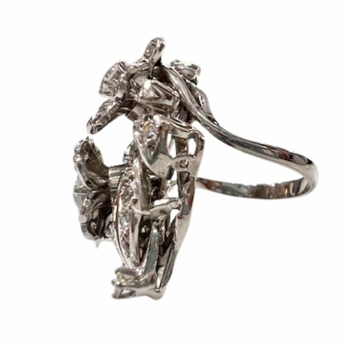 Anello d'oro stile retrò anni 1940–1945 con diamanti alla moda 