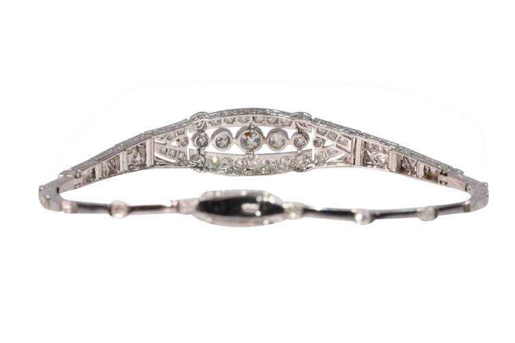 Bracelet Bracelet Art déco éblouissant en diamants – Un hommage à la modernité des années 1920 58 Facettes 24351-0110