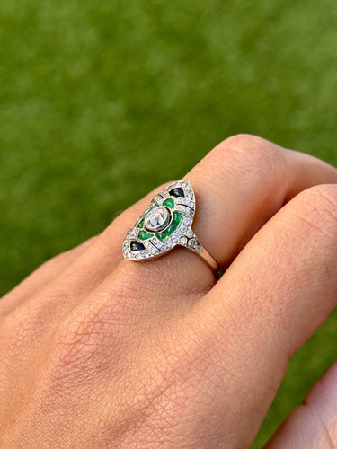 Bague 54 Bague de style Art déco en platine ornée de diamants, d'émeraudes et d'onyx 58 Facettes