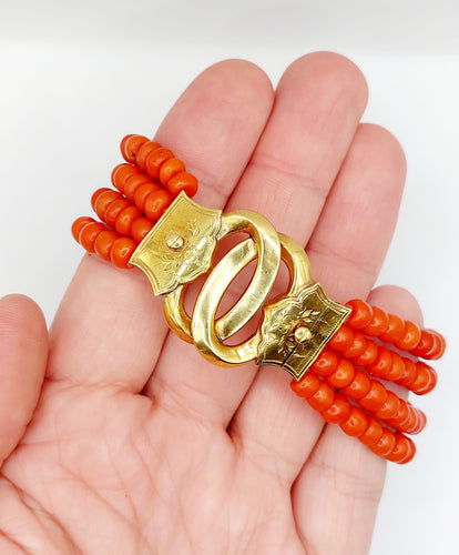 Bracelet Bracelet or jaune, rangs de perles de corail (circa 1880) 58 Facettes A06367