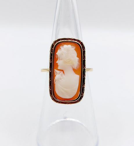 Bague 50 Bague marquise antique or jaune, camée sur coquille 58 Facettes A05866