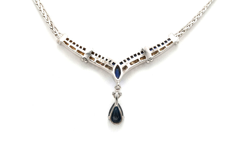 Collier Collier contemporain serti de saphirs et diamants taille brillant en or blanc 18k 58 Facettes 23106