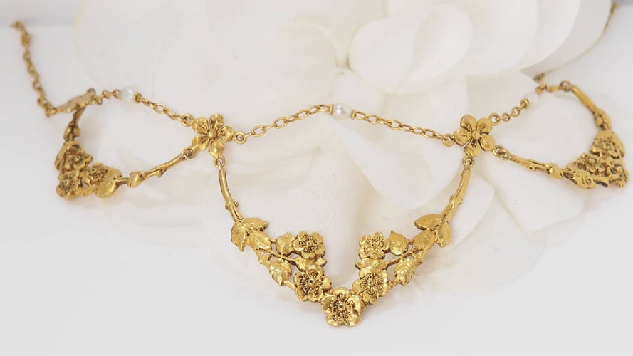 Collier Collier draperie en or jaune et perles 58 Facettes 32204