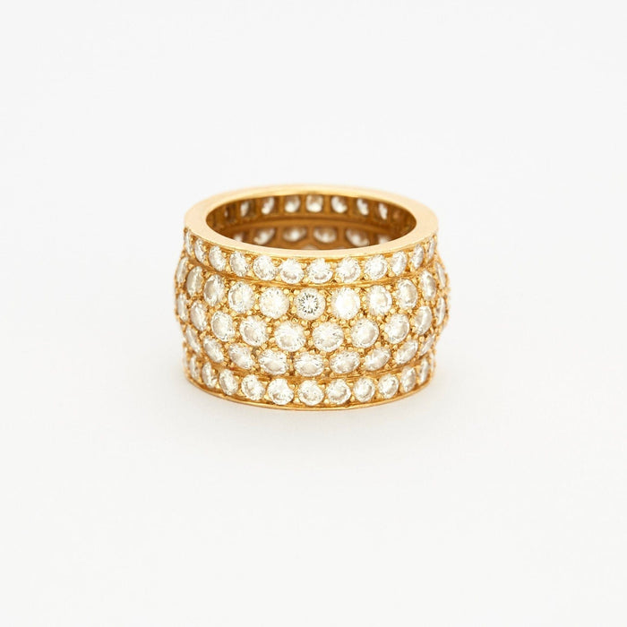 CARTIER - Anillo de oro amarillo pavimentado con diamantes.