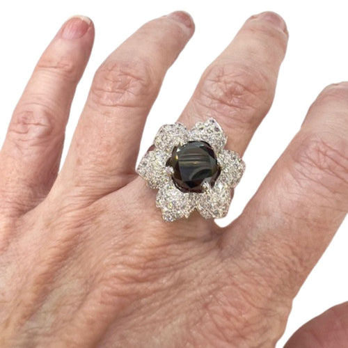 Bague 53 BAGUE DE DESIGN CONTEMPORAIN DU 20E SIÈCLE en OR 18 KT avec DIAMANTS. 58 Facettes Q233B