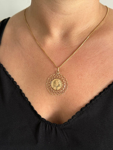 Pendentif Médaille de la Vierge en or 58 Facettes