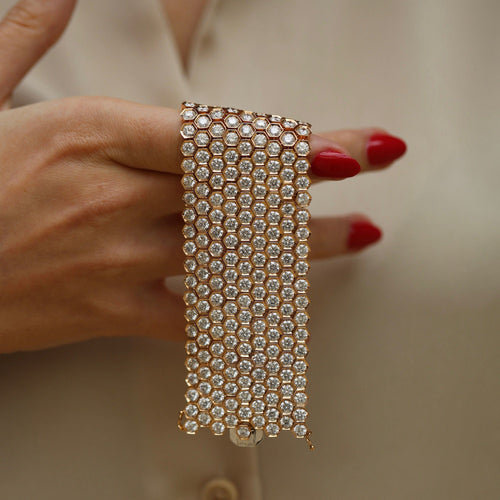 Bracelet Bracelet Manchette Souple Or 18k – 351 Diamants Brillants G-VS – 59.90 cts – 113.80 g 58 Facettes FB10860