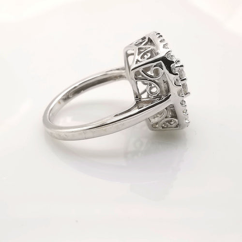 Bague 48 Bague en or blanc diamants 58 Facettes