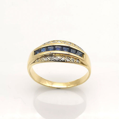 Bague 55 Bague or jaune, diamants, saphirs 58 Facettes