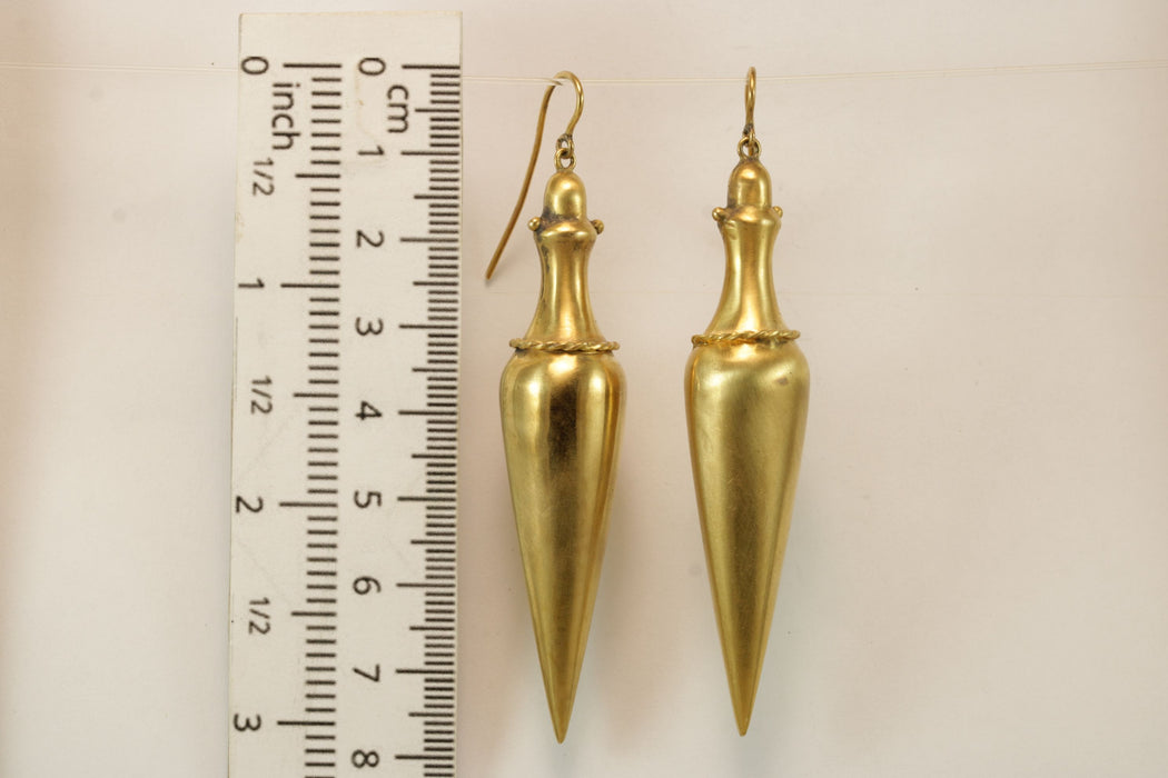 Pendientes de oro antiguo