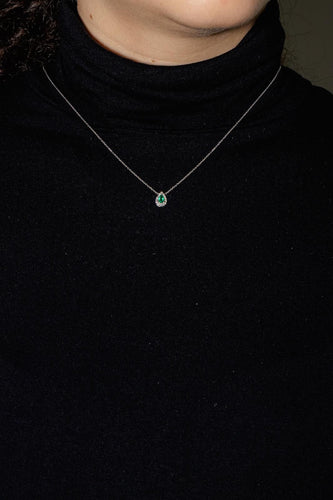 Collier Collier Or blanc Emeraude, Diamant 58 Facettes 4765736RV