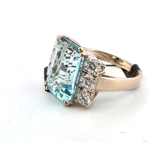 Bague 54 Bague en or blanc avec aigue-marine et diamants 58 Facettes