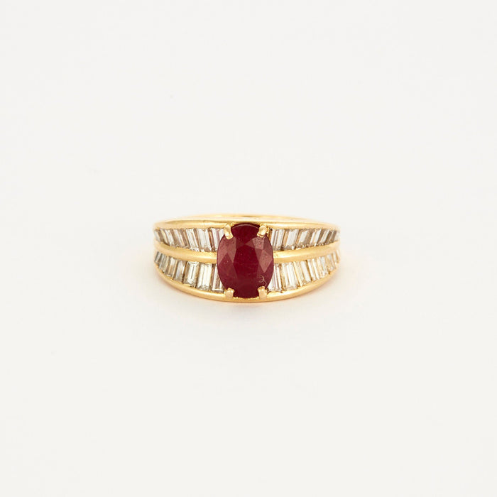 La Protégée ring in yellow gold and ruby