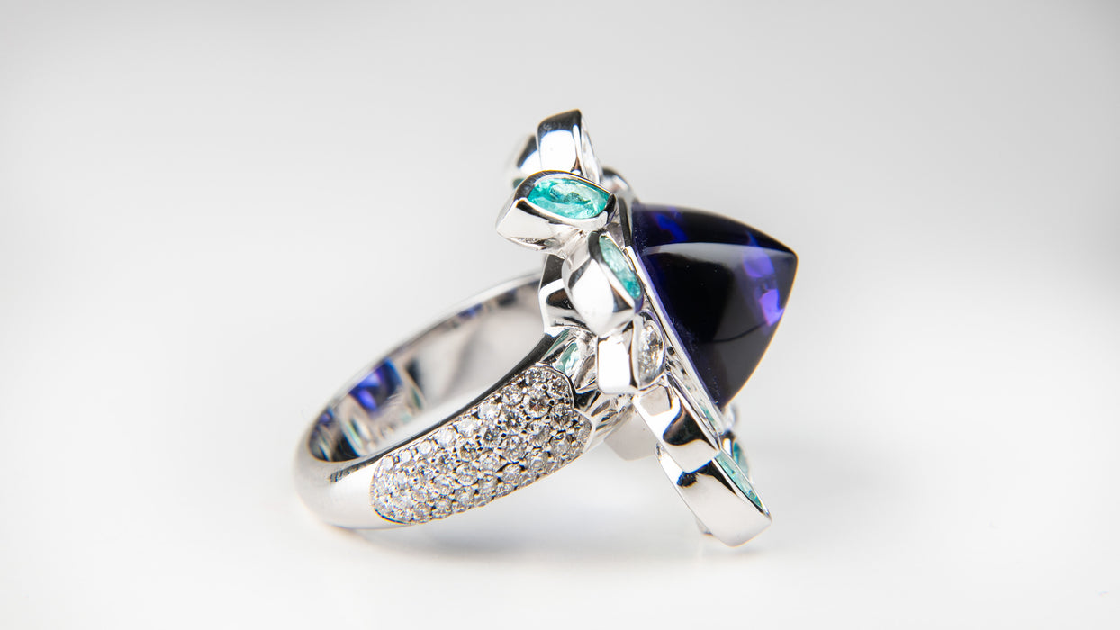 Precious ring in white gold, tanzanite, paraiba tourmalines