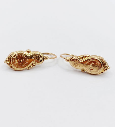 Boucles d'oreilles Dormeuses victoriennes poissardes or rose, goutte et décorations ciselées (circa 1880) 58 Facettes A05080