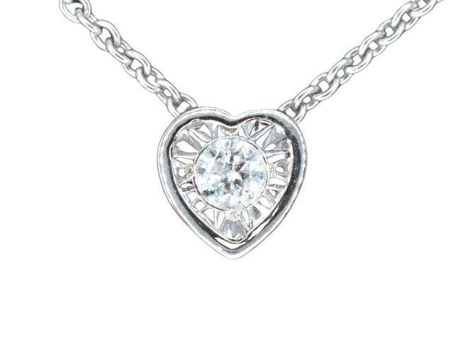 Pendentif Pendentif en or blanc avec un diamant taille brillant en forme de coeur 58 Facettes 2095